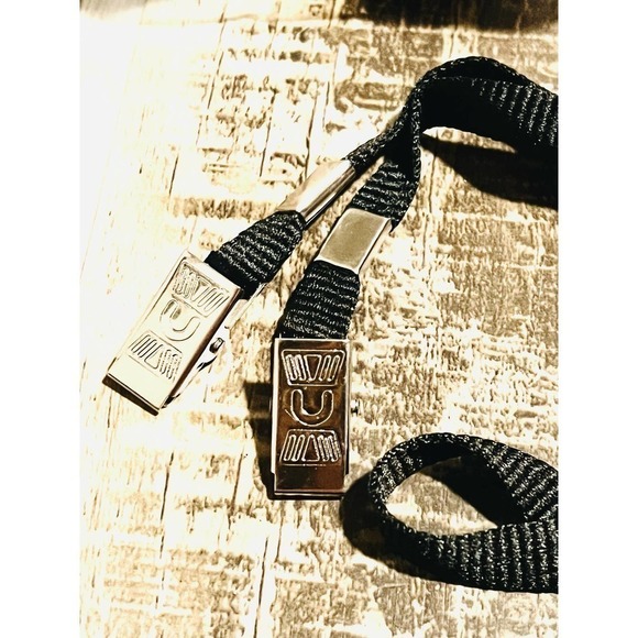 3/8'' Black Flat Opened-ended Lanyard w/ Two Bulldog Clips - 76 per pack - Picture 3 of 6